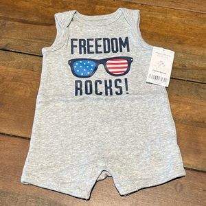 Carter’s Newborn 🇺🇸“Freedom Rocks” Tank Onesie 🇺🇸